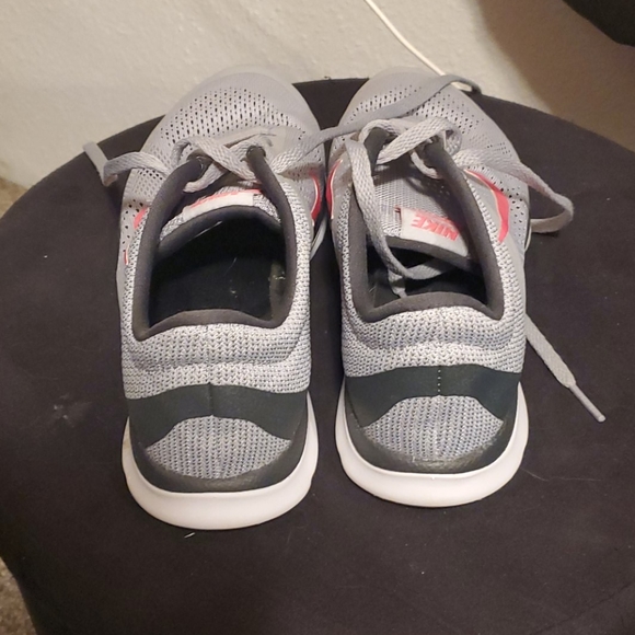 Nike Shoes (Training in Season 5) - Picture 4 of 5